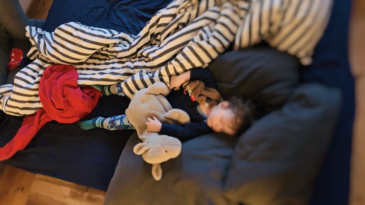 Beziehungsorientiertes Schnarchen: Das leidige Thema „Kinderschlaf“